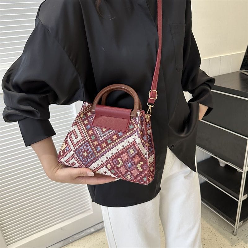 👜 Sac à main chic à motifs ethniques – Élégance moderne & charme artisanal ✨🤎