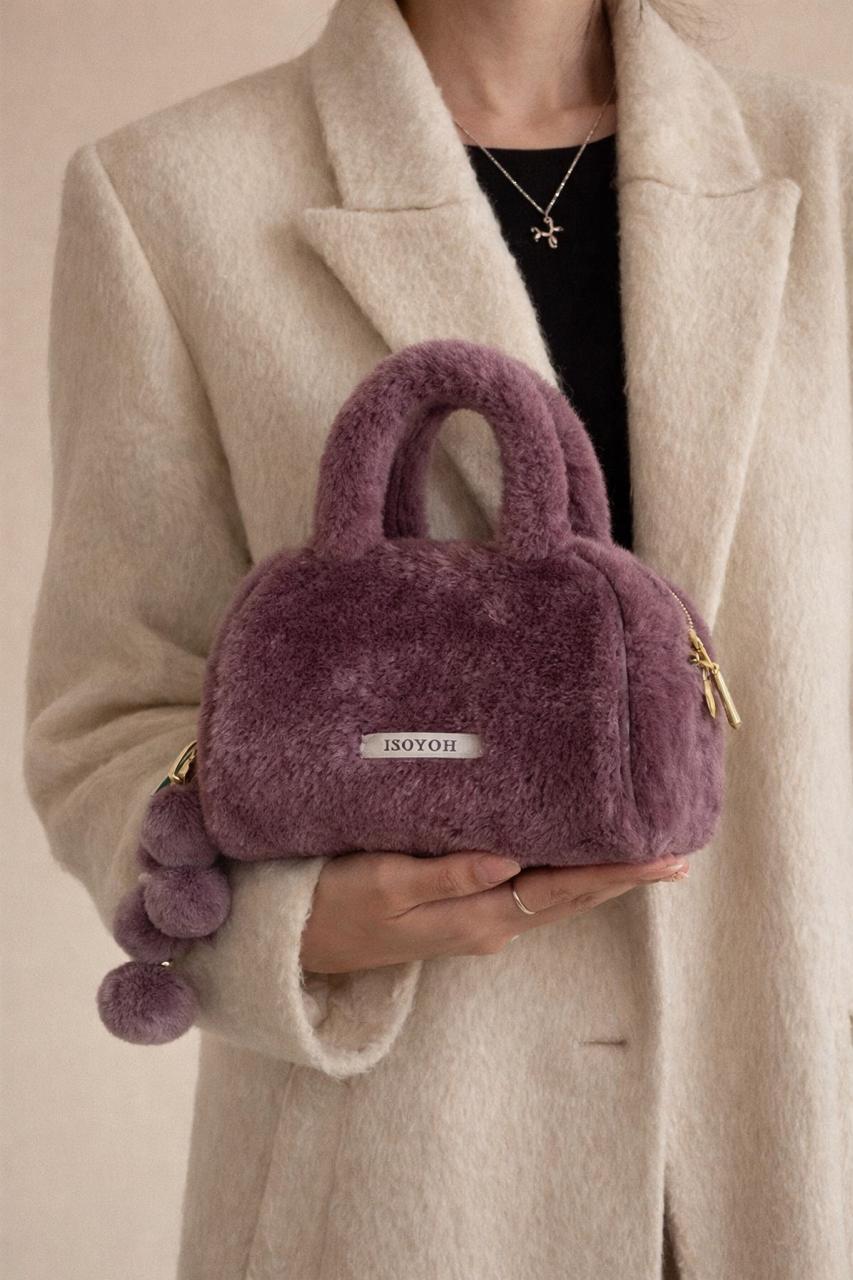 Sac à main mini en fausse fourrure – Élégance douce et contemporaine